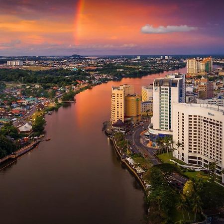 Riverbank Suites Waterfront 507 Kuching Luaran gambar