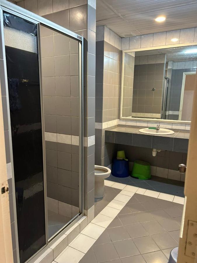 Riverbank Suites Waterfront 507 Kuching Luaran gambar